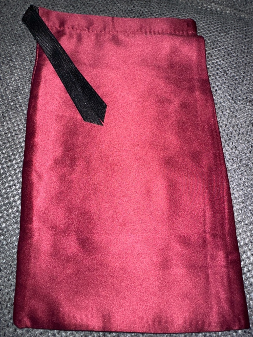 Gucci Wine Satin Drawstring Pouch with Black Ribbon - Picture 4 of 4